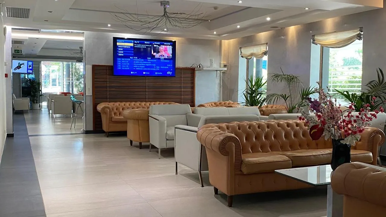 Club Hotel Riccione 3*,